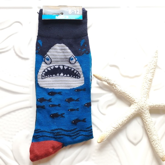 SHARK CHOMP Mens Printed Crew Socks Novelty Gift - Picture 1 of 4
